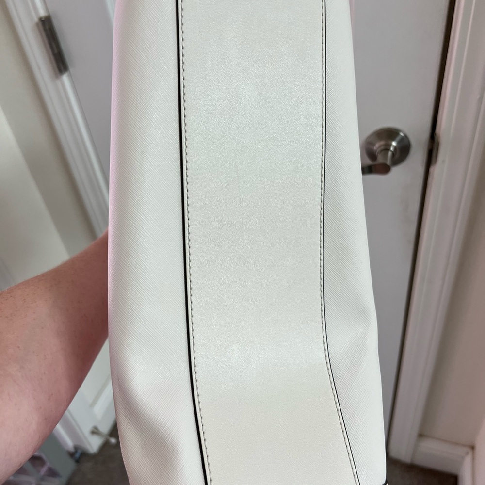 Michael Kors White Tote Bag - Picture 4 of 7